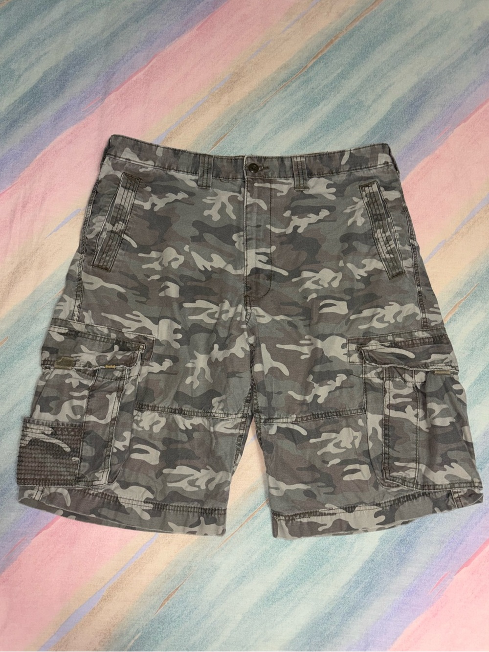 Vintage Levi's Camo green Cargo Shorts 2007 Y2K Utility W36